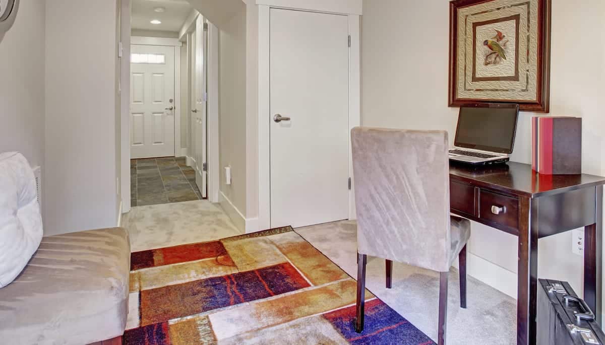 6 Rug Rules for a Home Office and How to Break Them