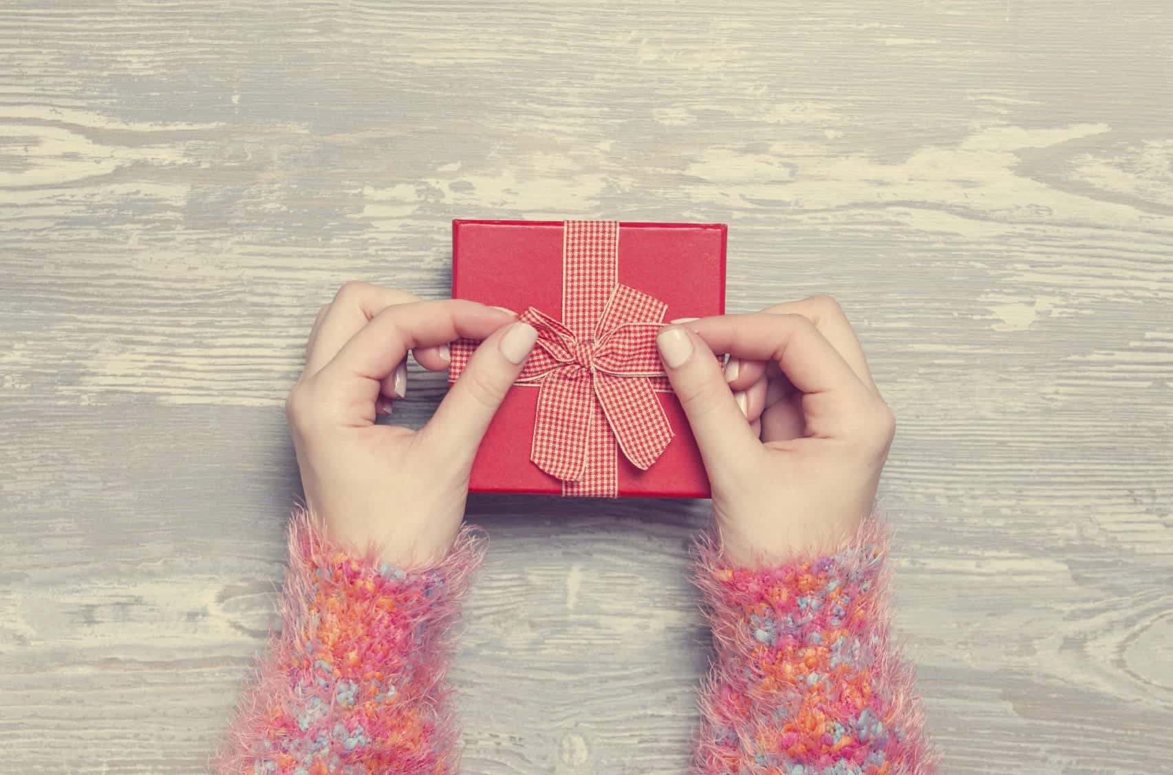 How to Get Your Customers to Think You’re a Rock Star This Holiday Season