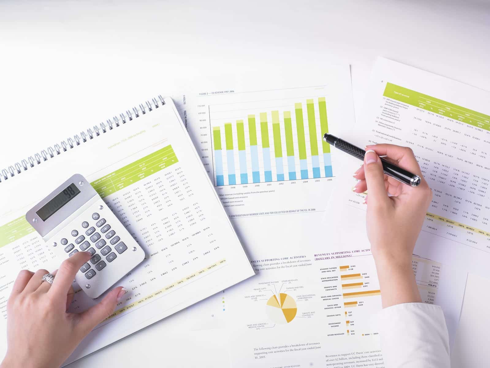 What You Need to Know Before You Outsource Your Bookkeeping