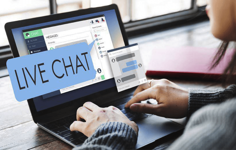 4 Immediate Benefits of Implementing Live Chat on Your Website