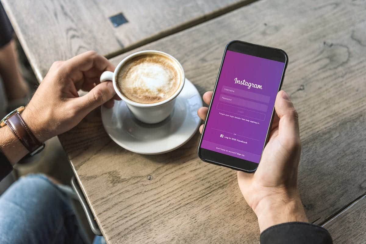 How Your Small Business Can Use Instagram Highlights